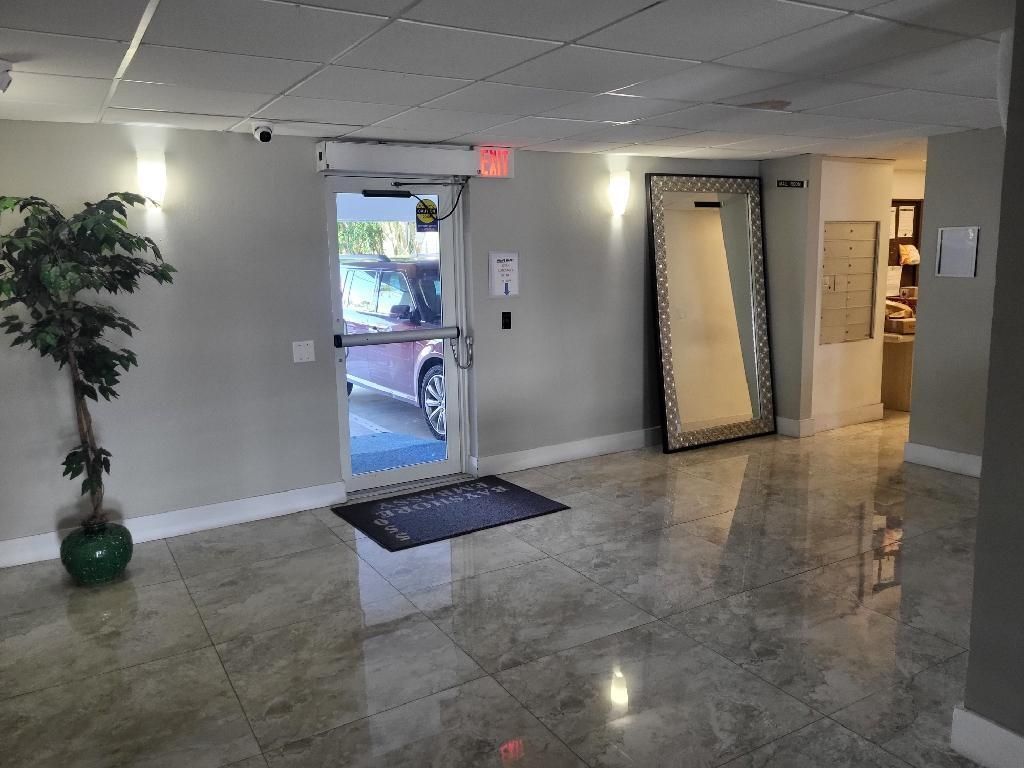 550 Bayshore Drive, Unit 104, Fort Lauderdale, FL 33304 Photo