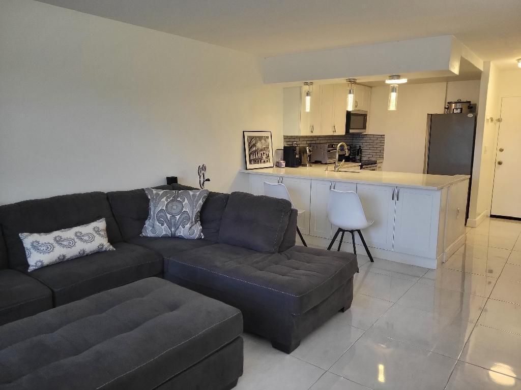 550 Bayshore Drive, Unit 104, Fort Lauderdale, FL 33304 Photo