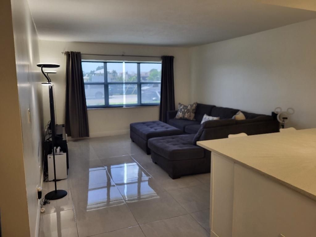 550 Bayshore Drive, Unit 104, Fort Lauderdale, FL 33304 Photo