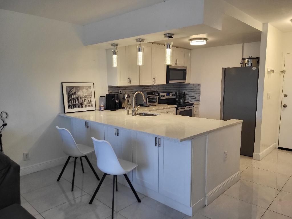 550 Bayshore Drive, Unit 104, Fort Lauderdale, FL 33304 Photo