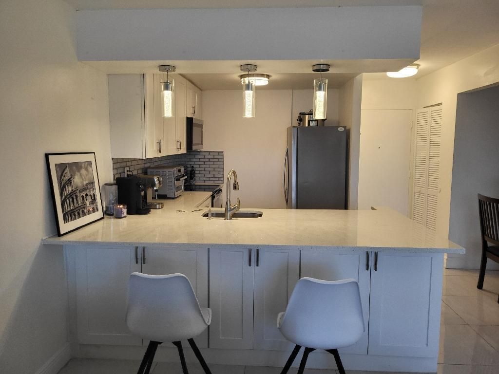 550 Bayshore Drive, Unit 104, Fort Lauderdale, FL 33304 Photo