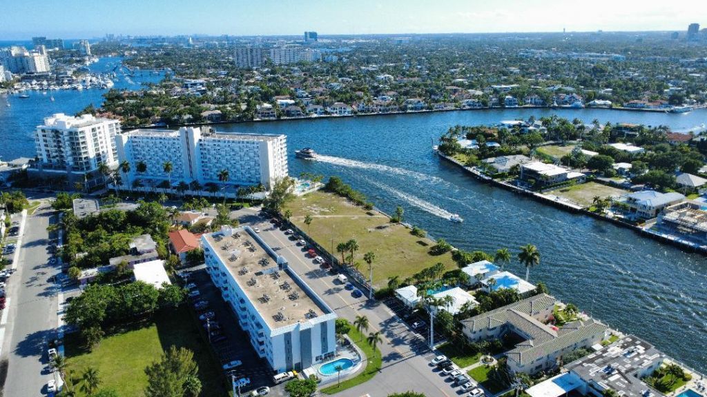 550 Bayshore Drive, Unit 104, Fort Lauderdale, FL 33304 Photo