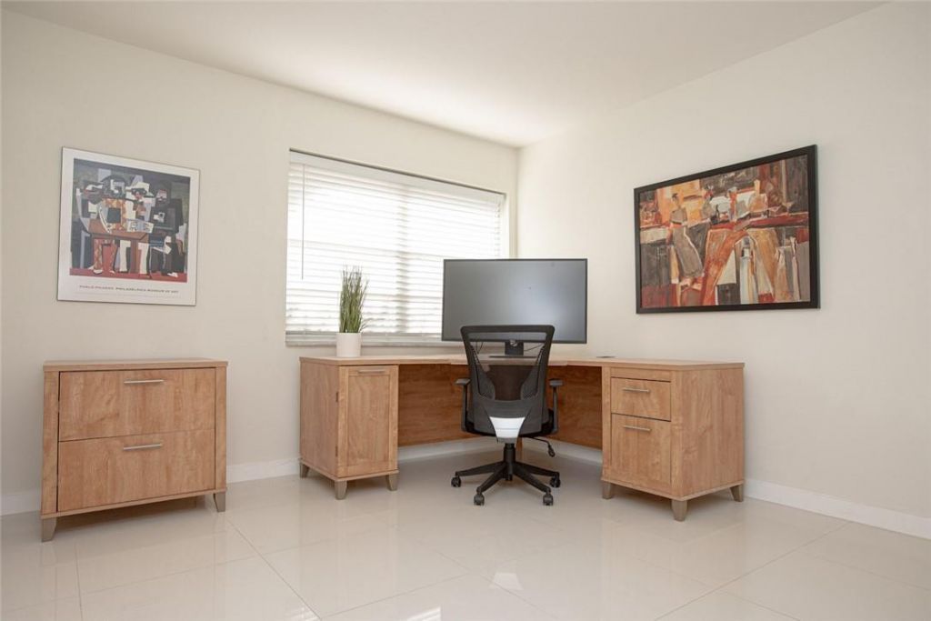 601 SE 5th Court, Unit 108, Fort Lauderdale, FL 33301 Photo