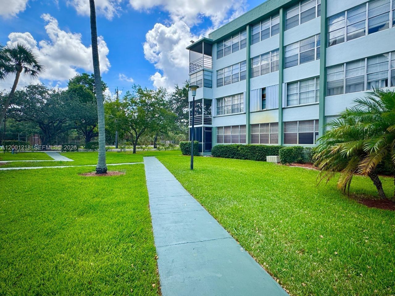 2741 Taft St , Unit 404, Hollywood, FL 33020 Photo