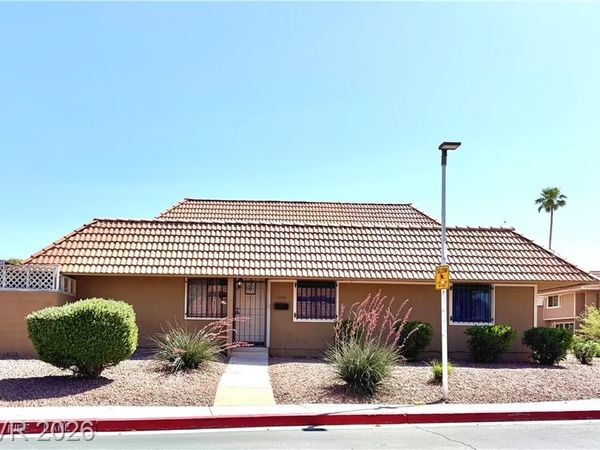 2441 Paradise Village Way, Las Vegas, NV 89120