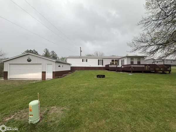 5218 2Nd Court, Melrose, IA 52569