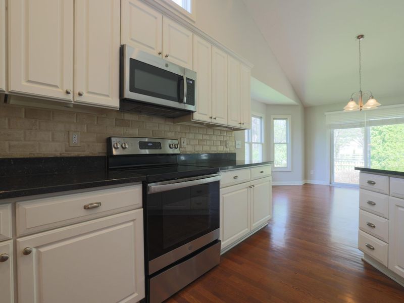 374 Rosewood Court, Powell, OH 43065 Photo 2