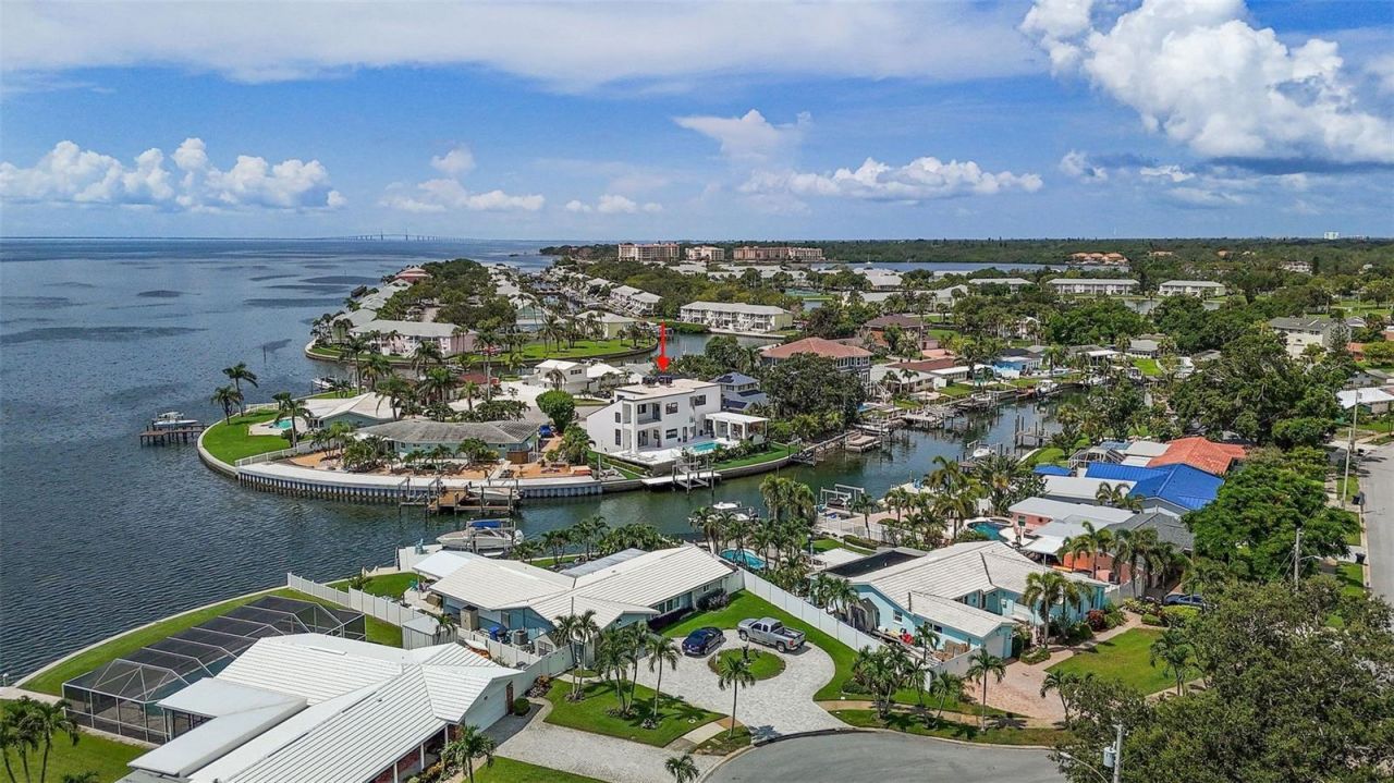 585 Dolphin Avenue Se, Saint Petersburg, FL 33705 Photo