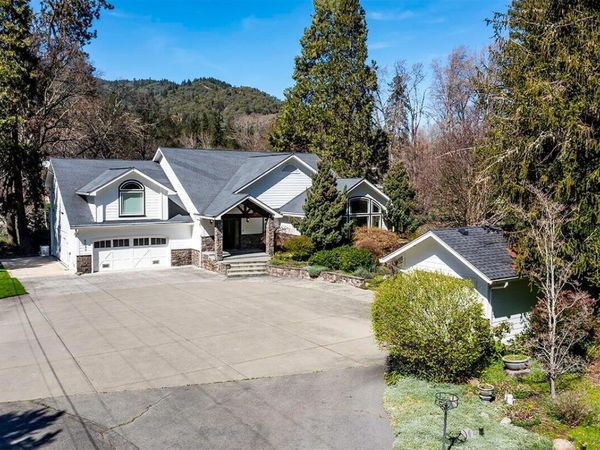 8550 Rogue River Highway, Grants Pass, OR 97527