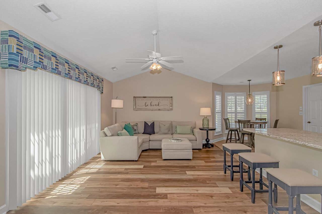 4330 Oakwood Circle Photo 13