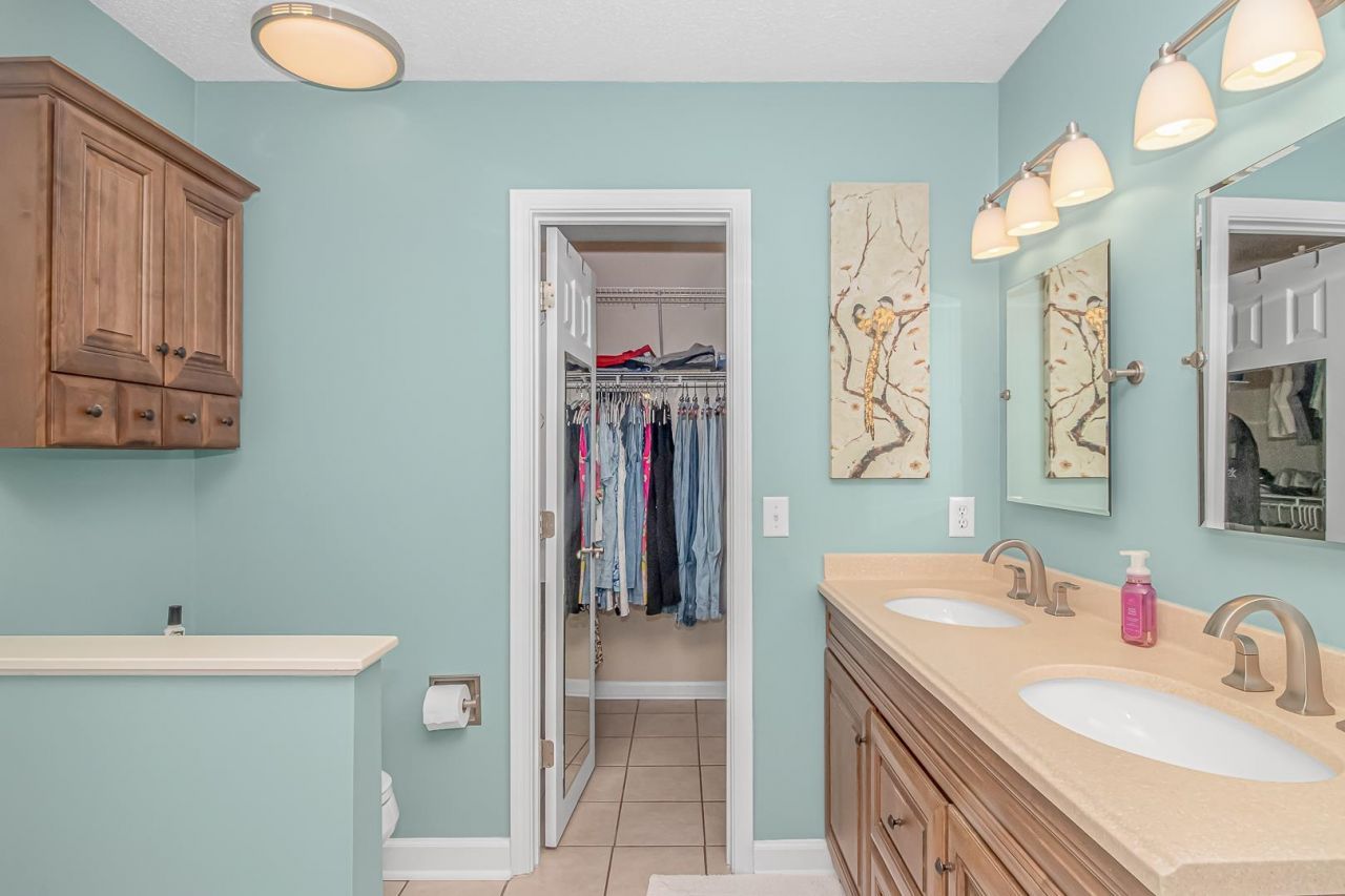 4330 Oakwood Circle Photo 17