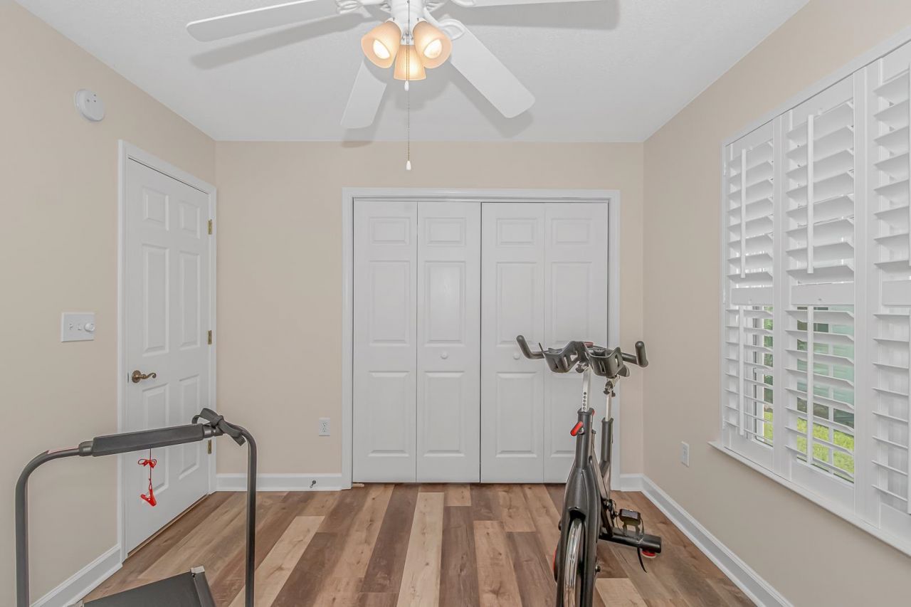 4330 Oakwood Circle Photo 23