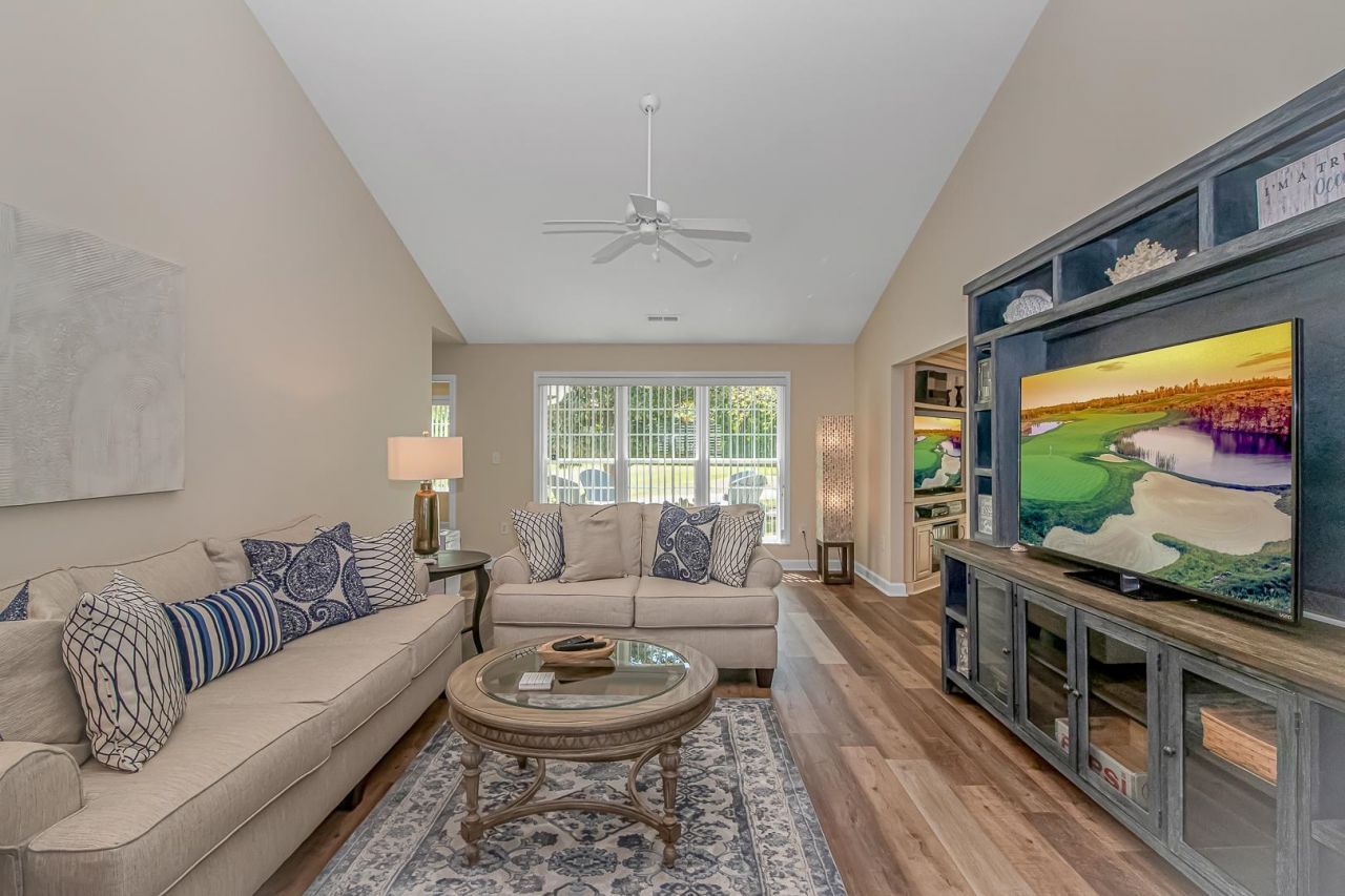 4330 Oakwood Circle Photo 5