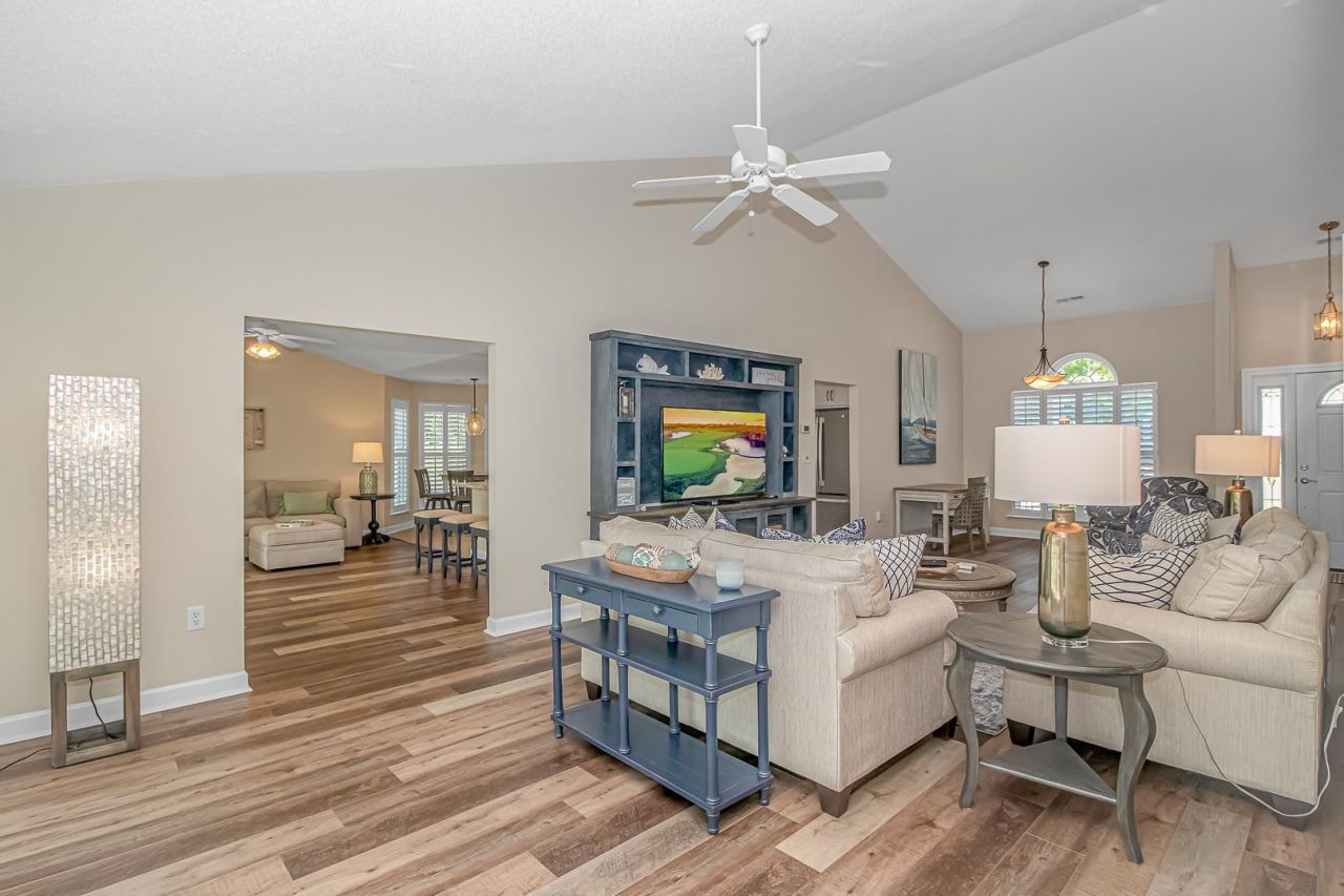 4330 Oakwood Circle Photo 7