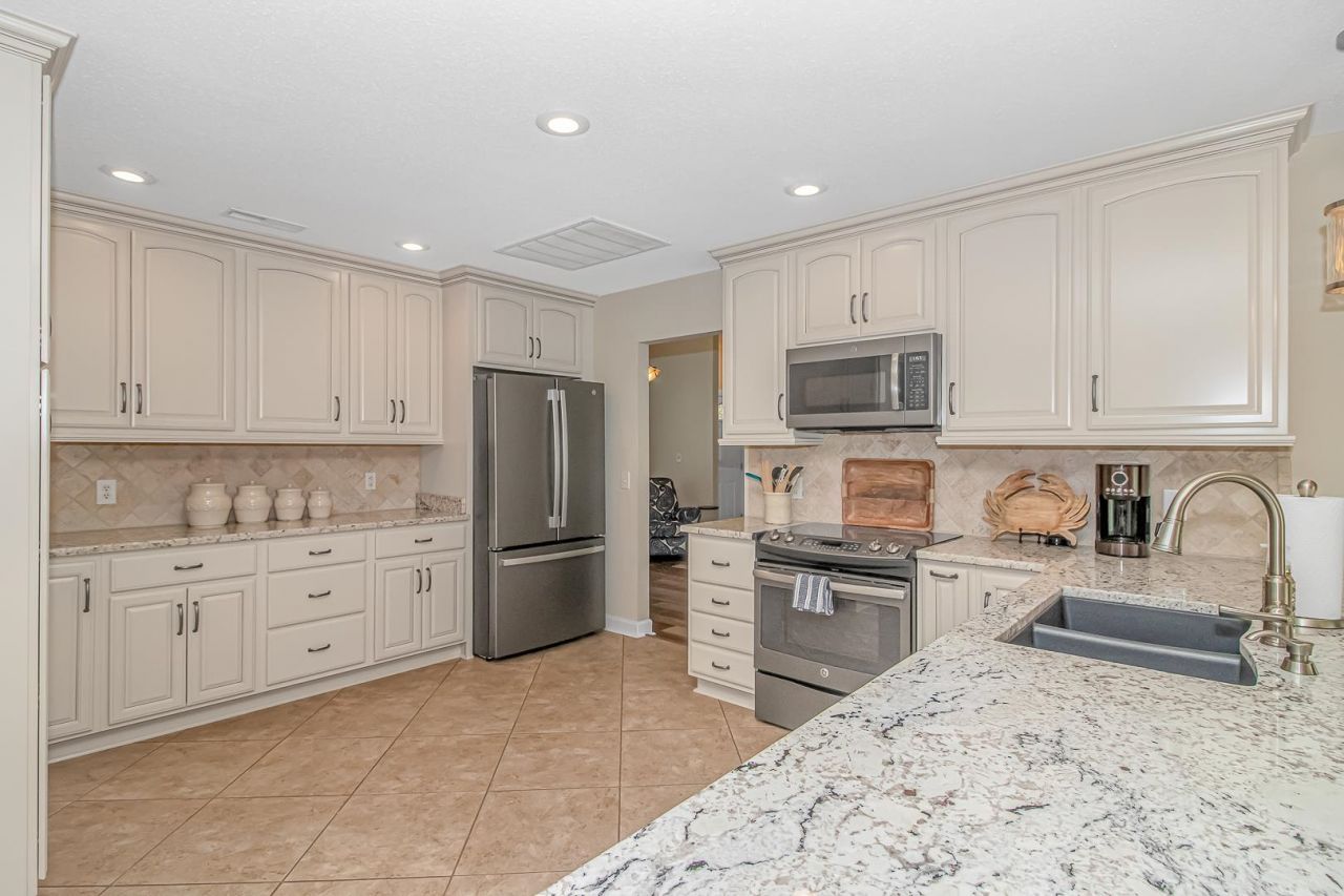4330 Oakwood Circle Photo 8