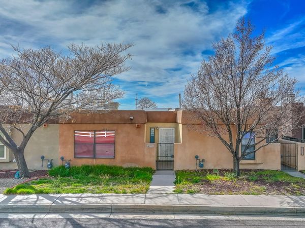405 Zena Lona Street NE, Unit E, Albuquerque, NM 87123
