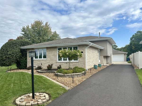 14221 Kilbourne Avenue , Crestwood, IL 60418