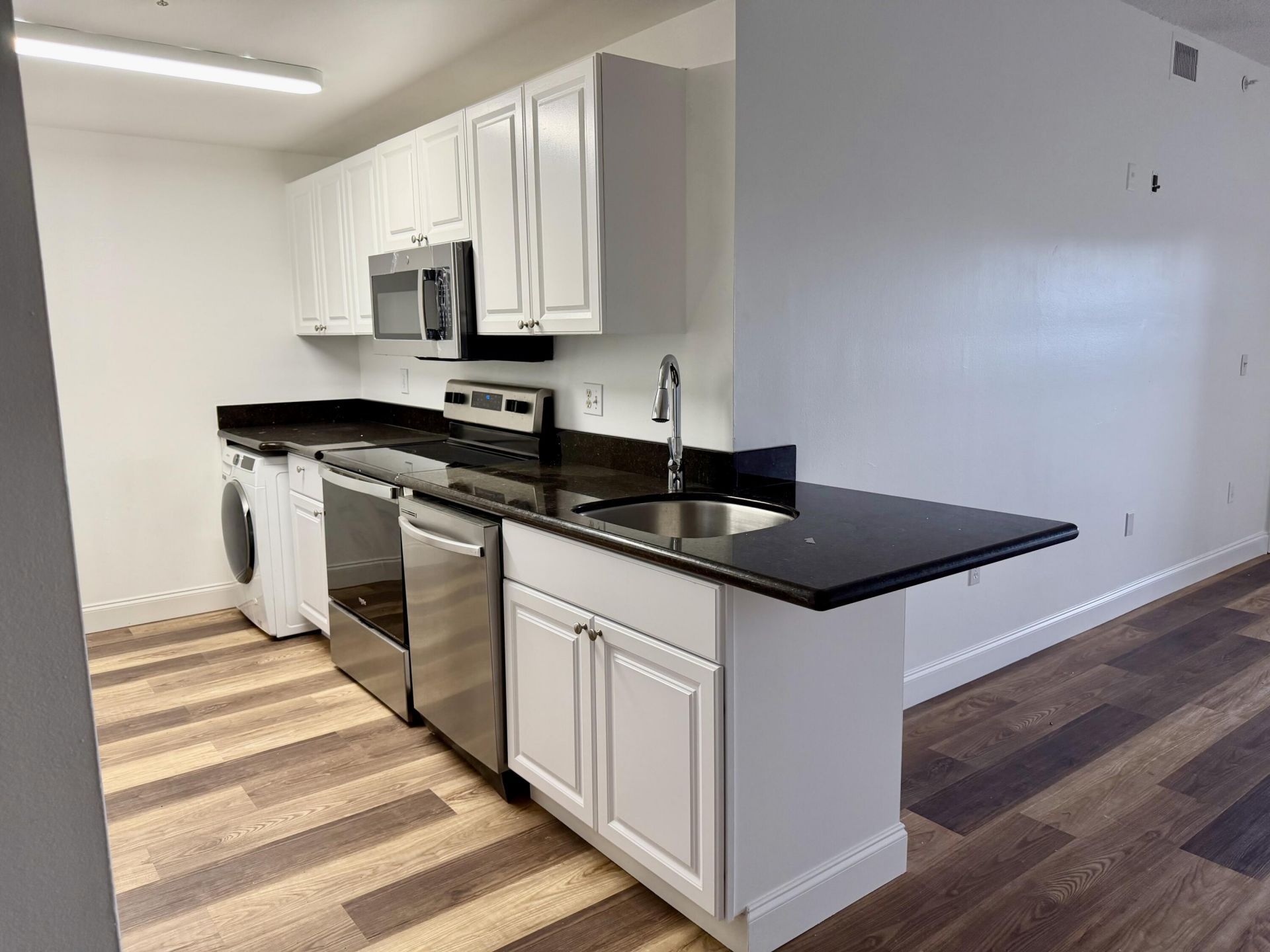 2080 Greenview Shores Boulevard, Unit 421, Wellington, FL 33414 Photo