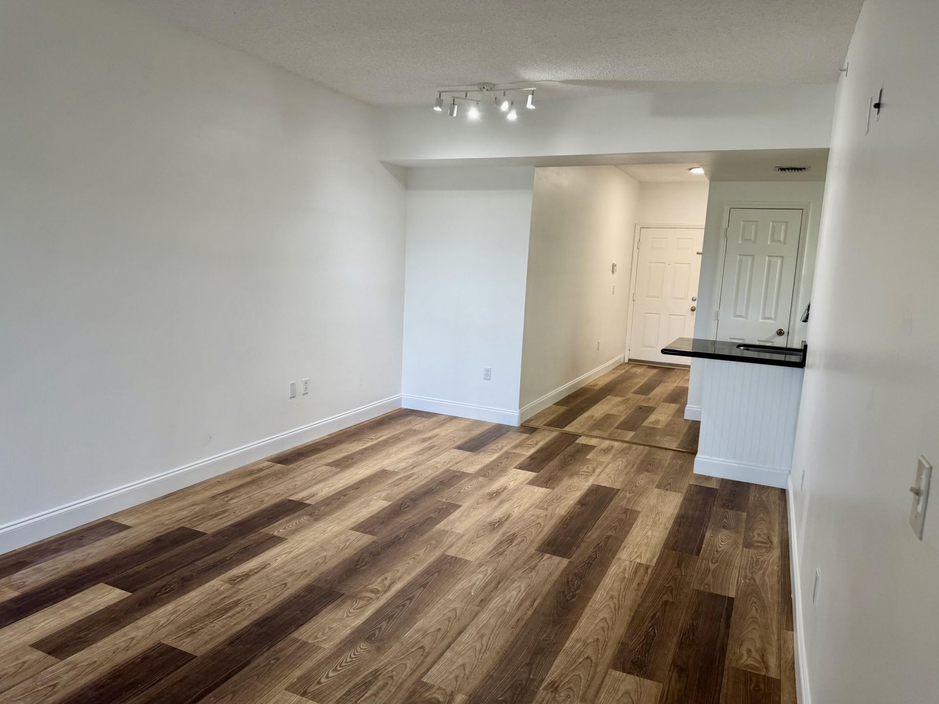 2080 Greenview Shores Boulevard, Unit 421, Wellington, FL 33414 Photo