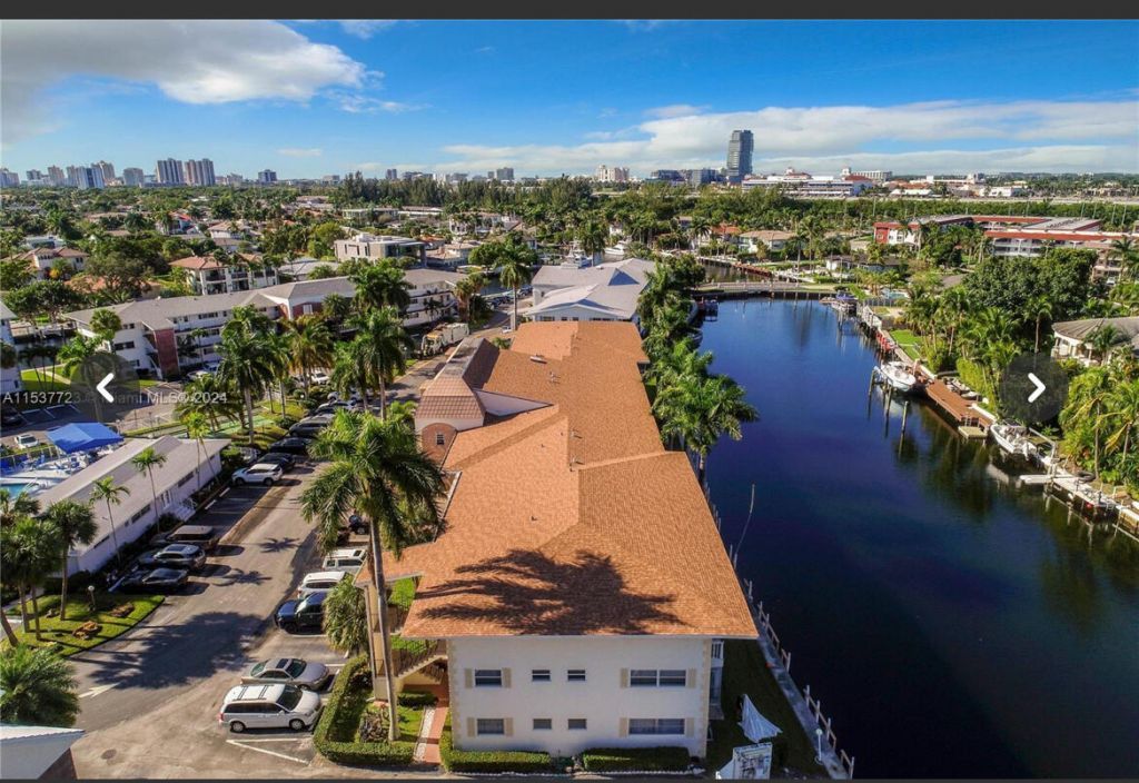 460 Paradise Isle Boulevard, Unit 205, Hallandale Beach, FL 33009 Photo