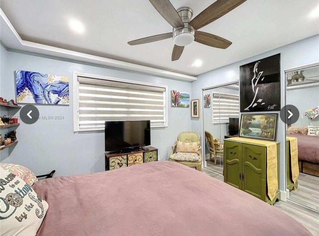 460 Paradise Isle Boulevard, Unit 205, Hallandale Beach, FL 33009 Photo