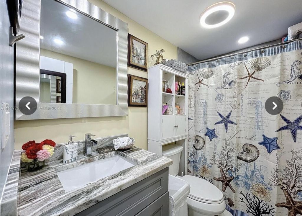 460 Paradise Isle Boulevard, Unit 205, Hallandale Beach, FL 33009 Photo