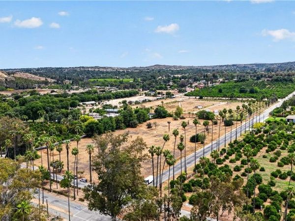 7700 Victoria, Riverside, CA 92504