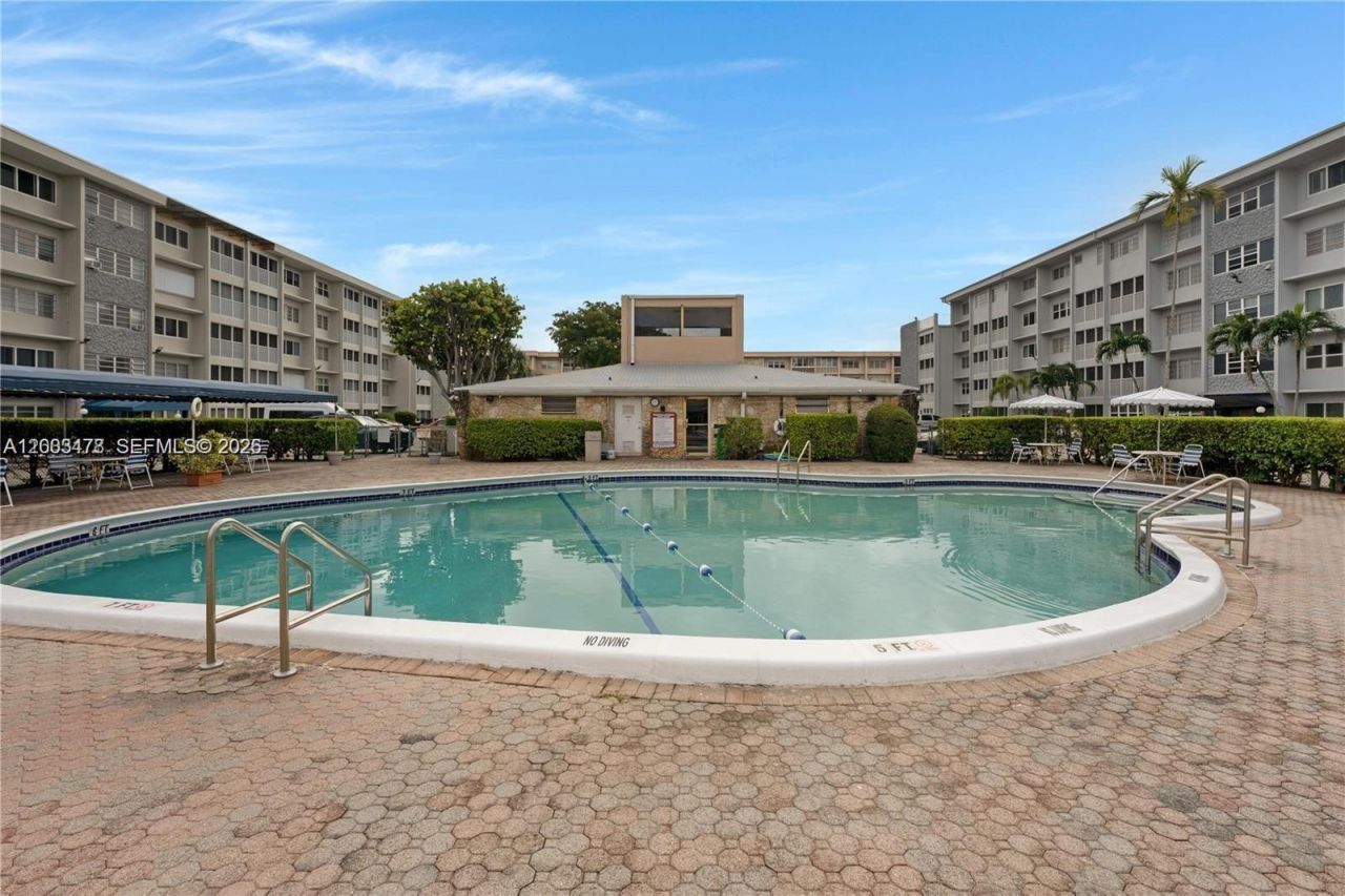 215 SE 3rd Ave, Unit 306C, Hallandale Beach, FL 33009 Photo