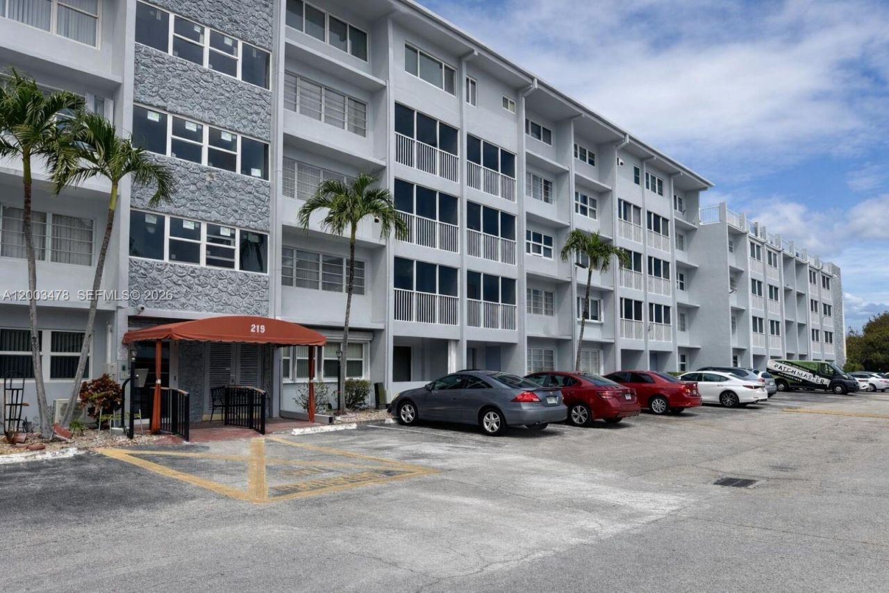215 SE 3rd Ave , Unit 306C, Hallandale Beach, FL 33009 Photo