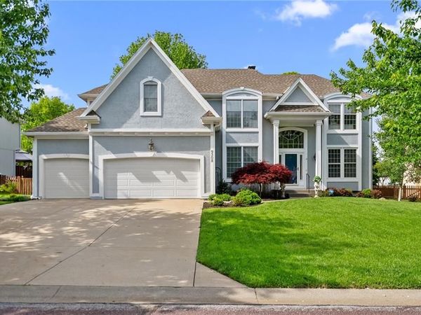 9308 W 150th Terrace, Overland Park, KS 66221