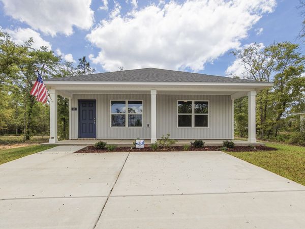 37 Pansy Lane, DeFuniak Springs, FL 32433