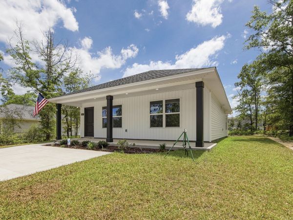 47 Pansy Lane, DeFuniak Springs, FL 32433