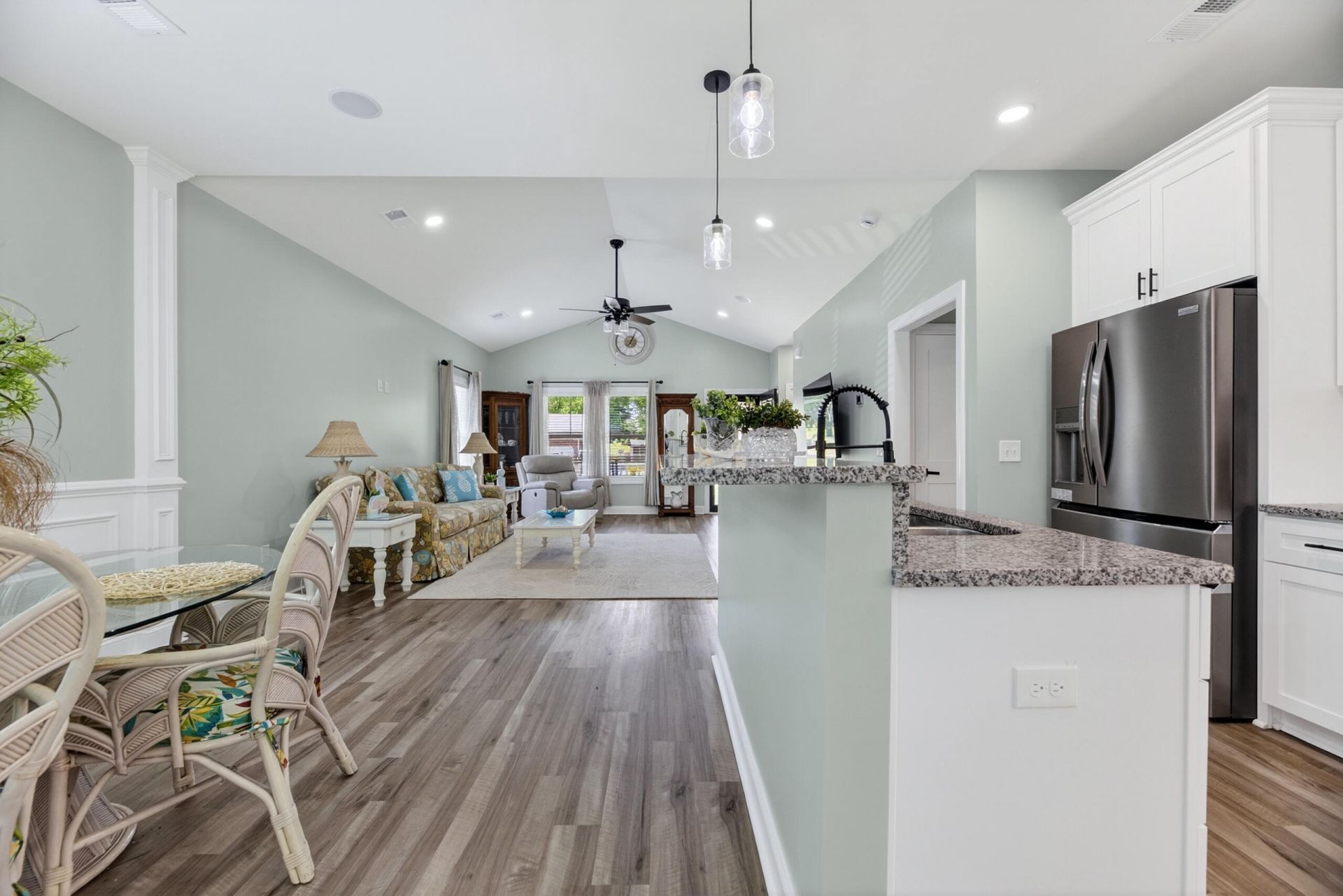 2036 NE Longwood Road Photo 10