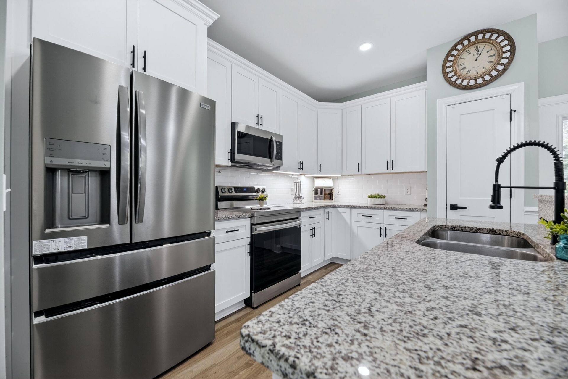 2036 NE Longwood Road Photo 16