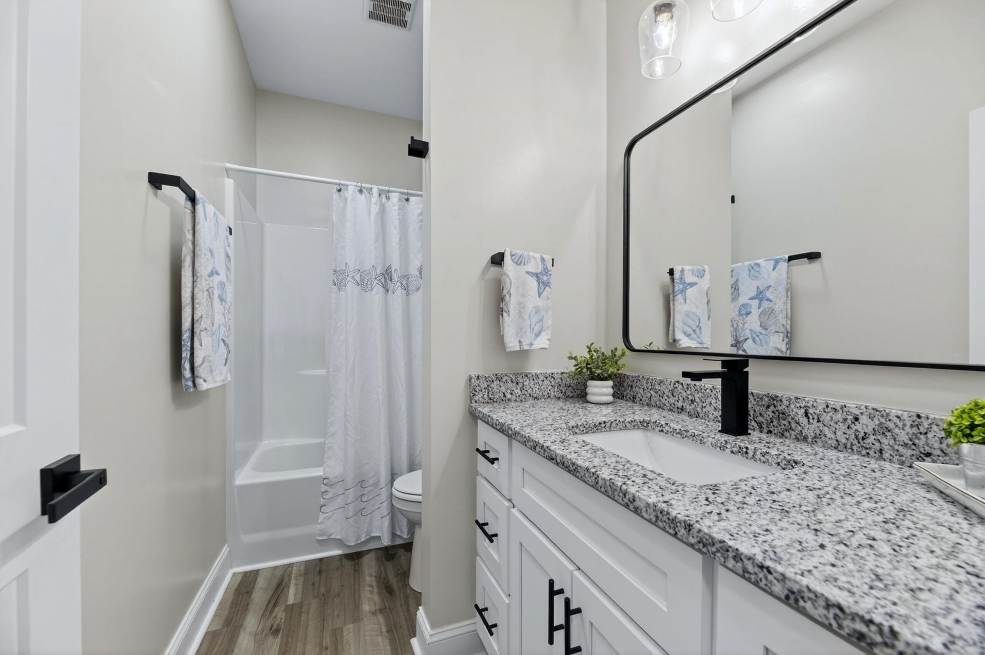 2036 NE Longwood Road Photo 25