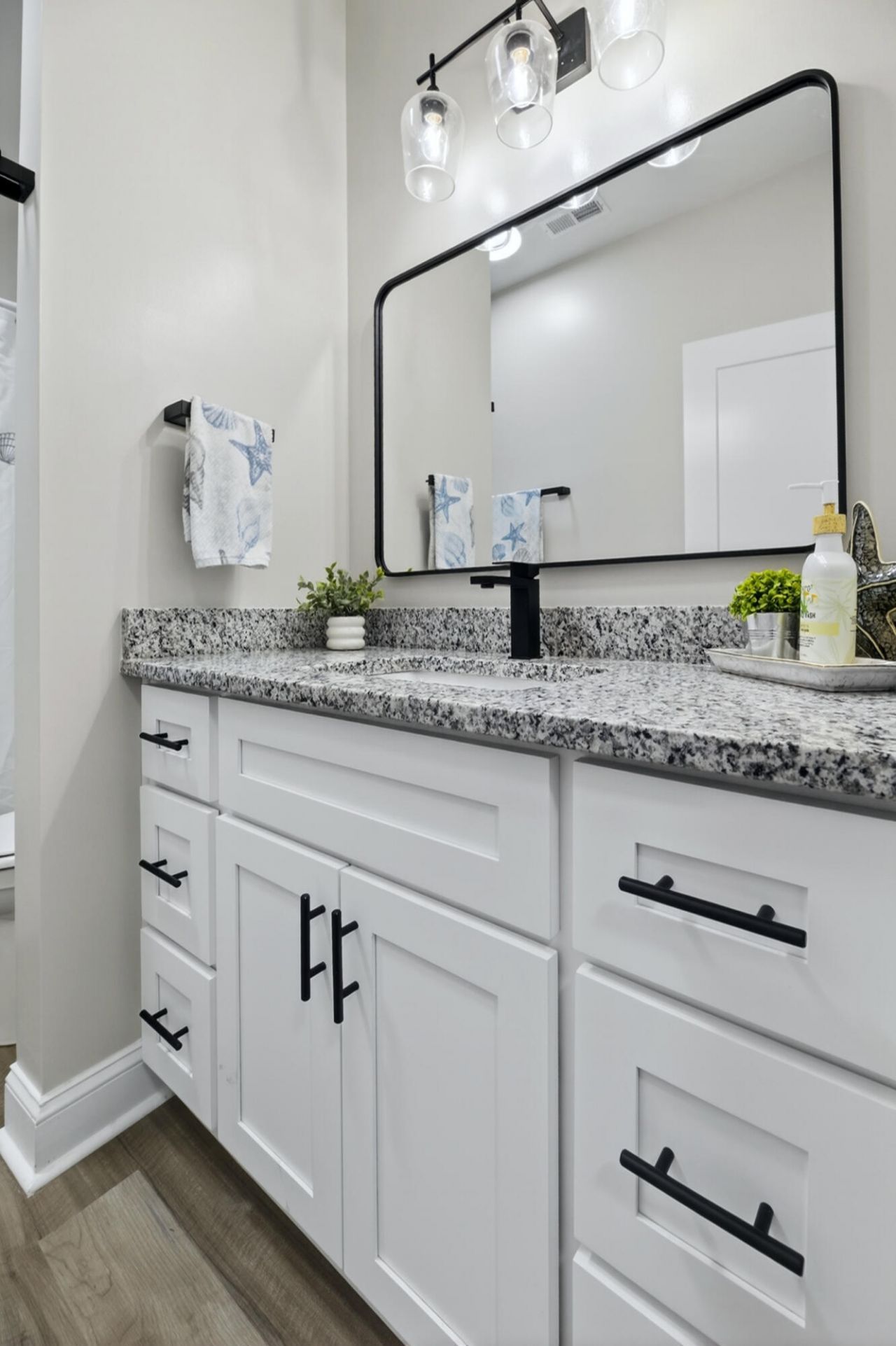 2036 NE Longwood Road Photo 26