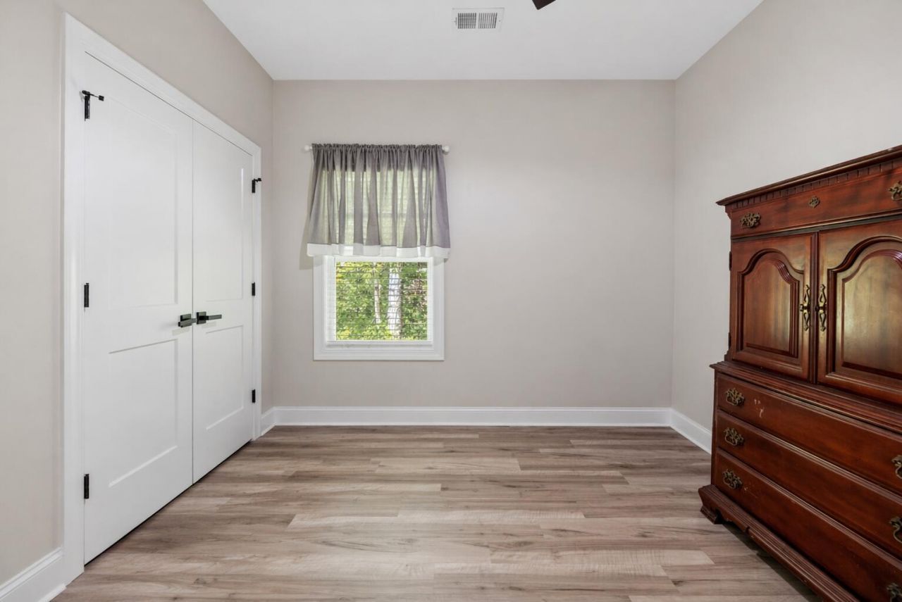 2036 NE Longwood Road Photo 29