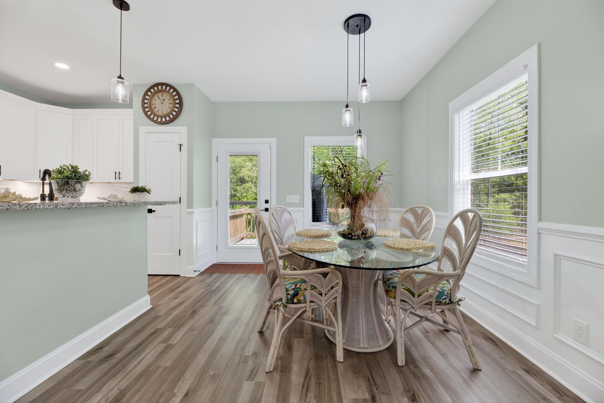 2036 NE Longwood Road Photo 5