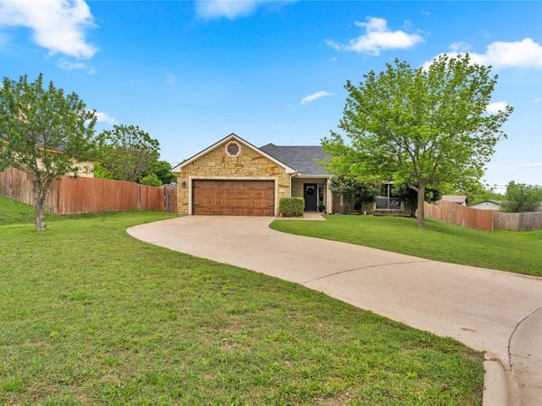 7 Westridge PL , Lampasas, TX 76550