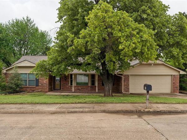 912 E 10th Street, Edmond, OK 73034