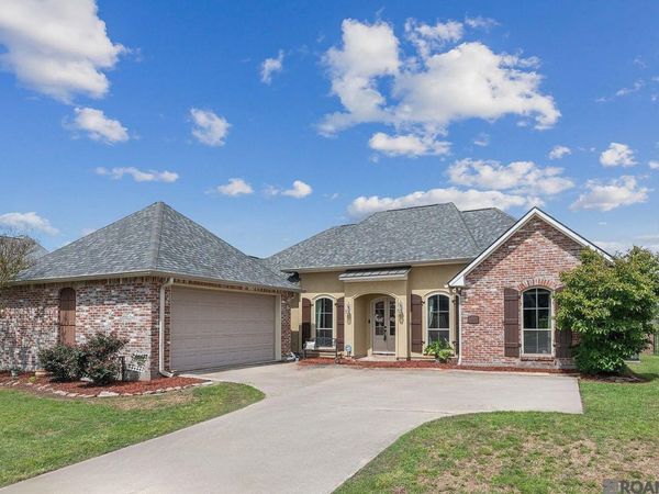 927 Fairwinds Ave, Zachary, LA 70791