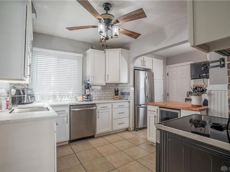 129 Linsan Court, Dayton, OH 45410 Photo 9