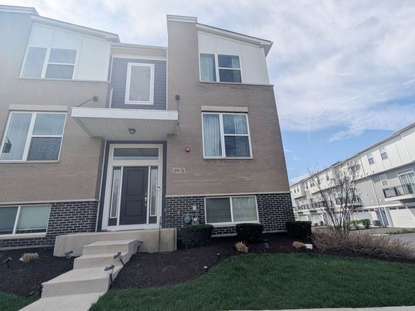 29W730 Cambridge Court , Unit 730, Warrenville, IL 60555