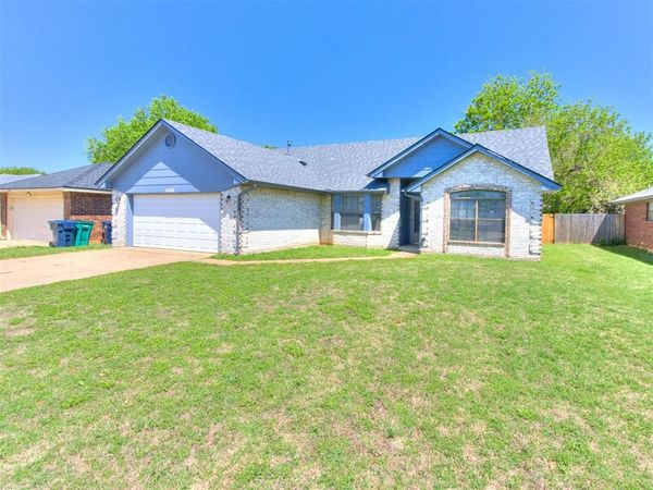 1008 Sennybridge Drive, Yukon, OK 73099