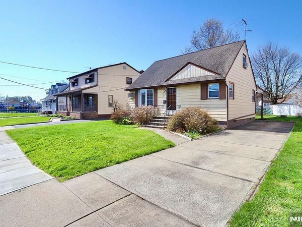 27 Joseph Street, MOONACHIE, NJ 07074