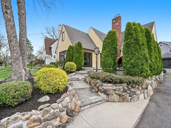 11 Ashton Pl, Glen Rock, NJ 07452