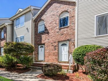 303 Holly Dr, Perth Amboy, NJ 08861