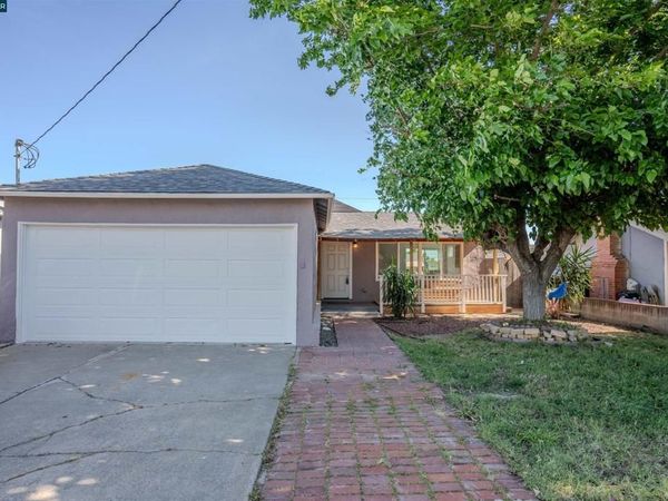 52 Bell Dr, Pittsburg, CA 94565