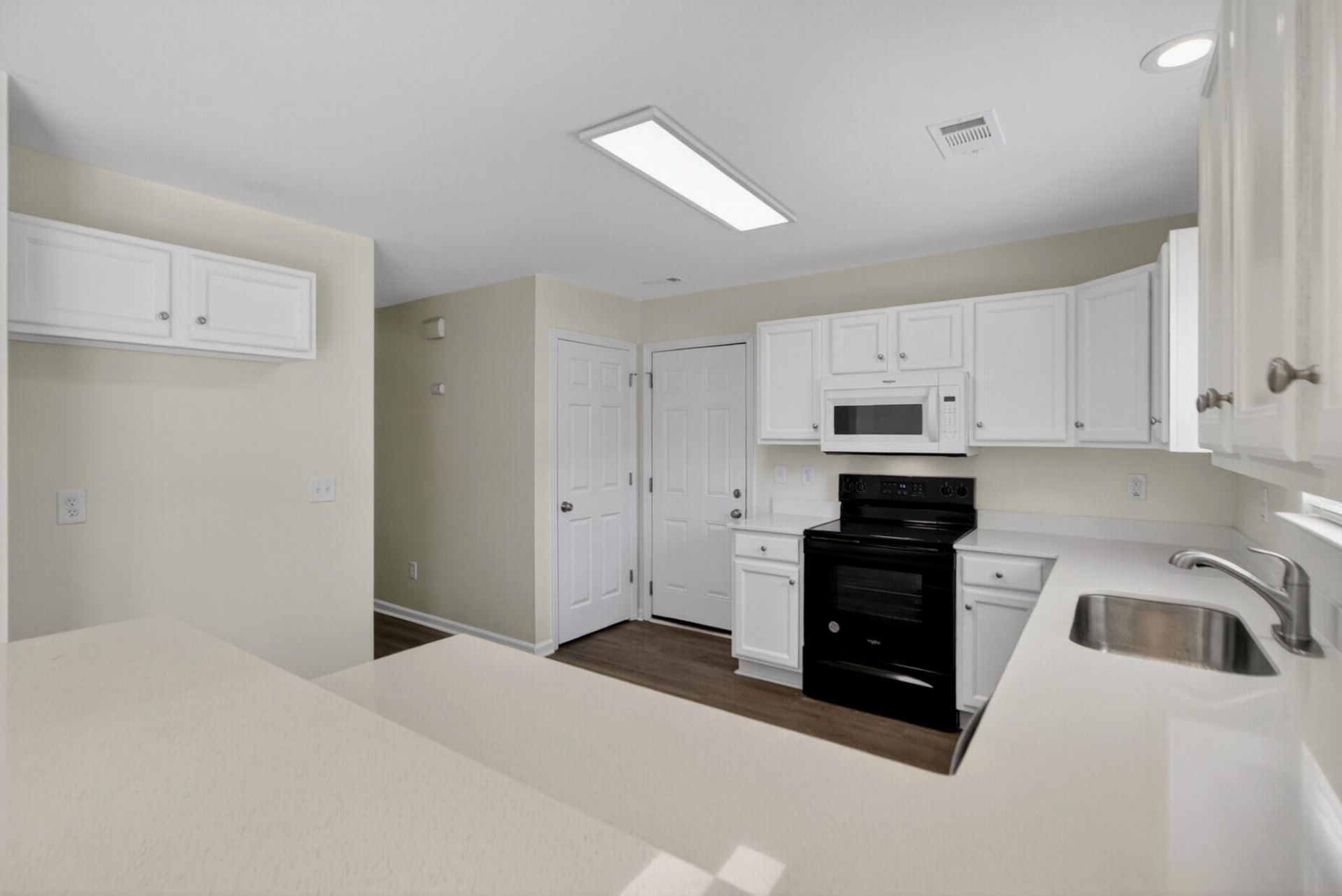 250 White Street Photo 12