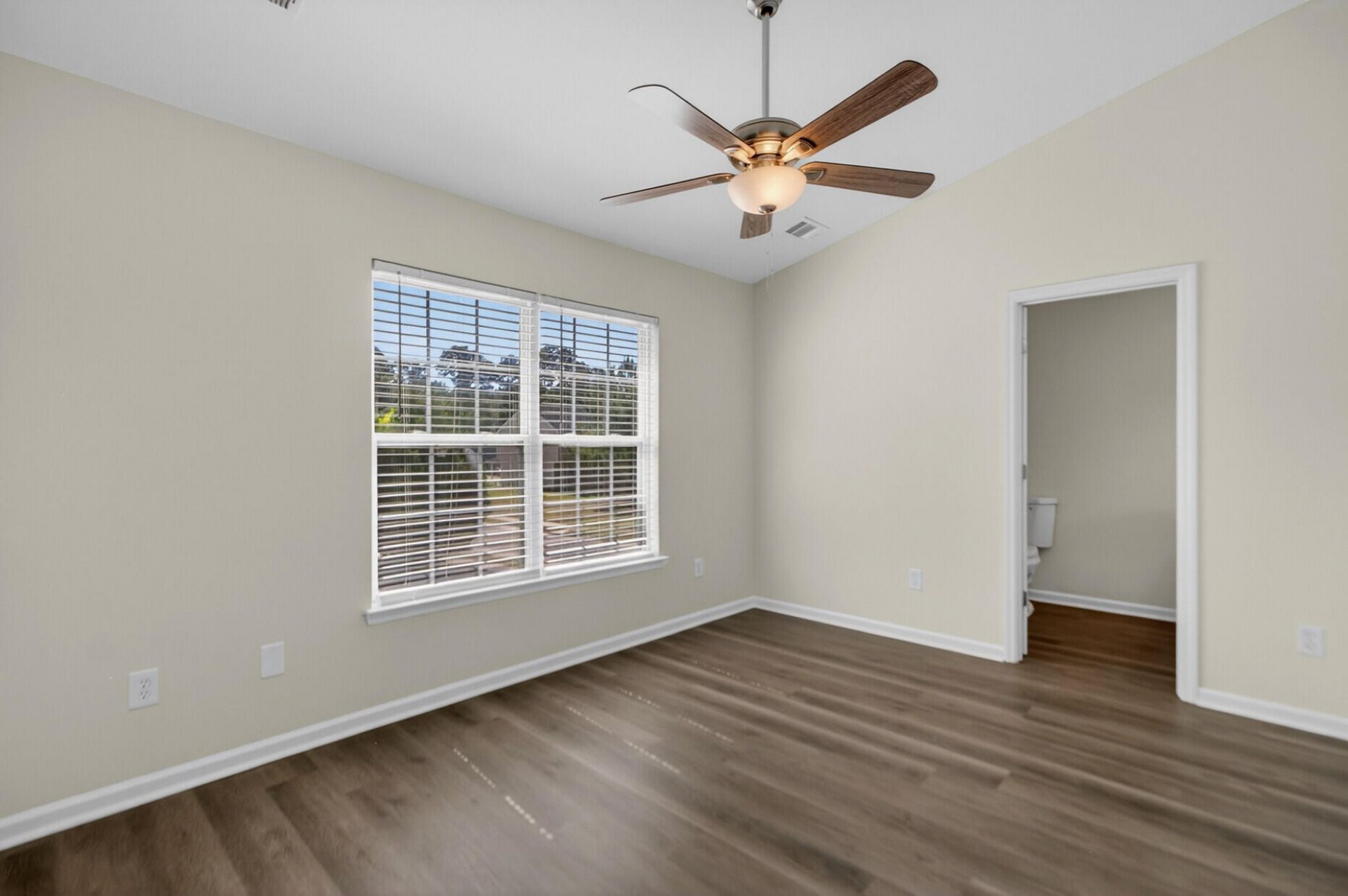 250 White Street Photo 17